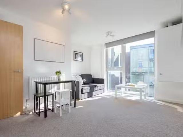 Cheap 1 BR Rye Lane