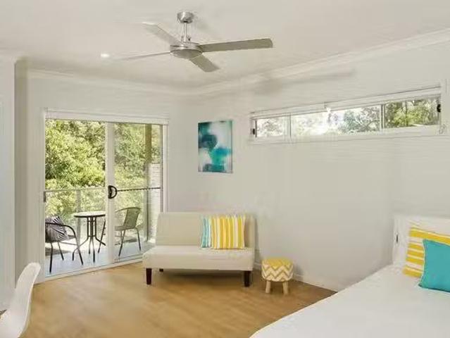 Deal! 1 BR Uni Lodge Twelfth Avenue Studio apartment with.