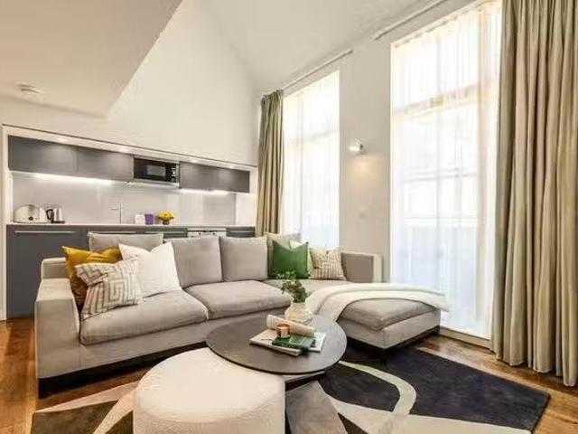 Just in! 1 BR Victoria Avenue