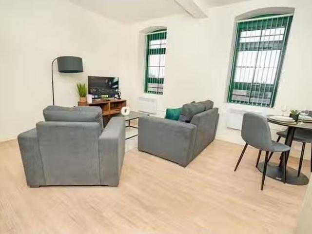 For Rent! 1 BR Victoria Street