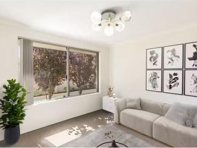 Cozy 1 Garnet Way, Wellard, WA 6170