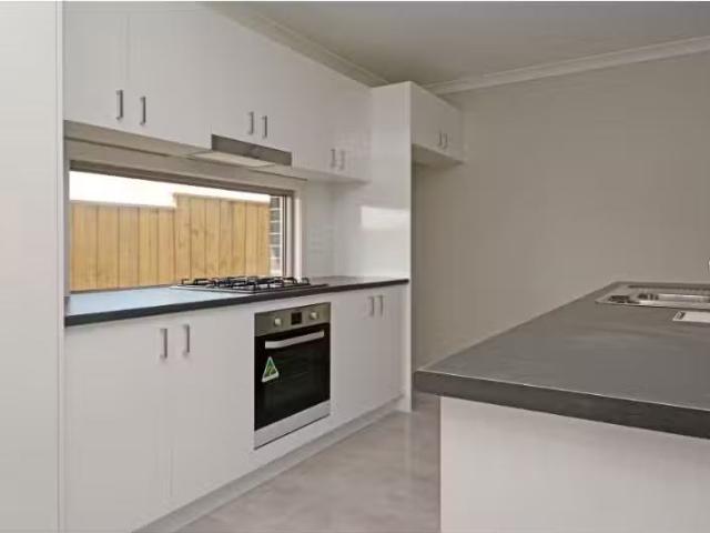 For Rent! 1 Horizon Street, Gillieston Heights House for rent.