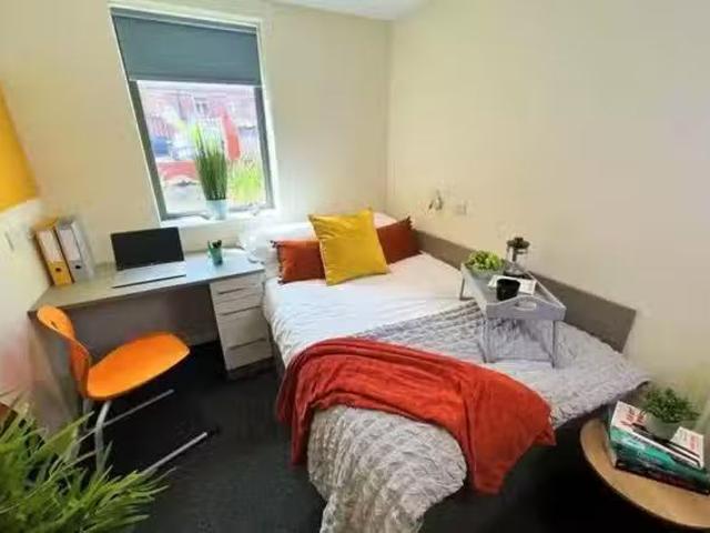 Just in! 1 Room Two Bedroom En Suite