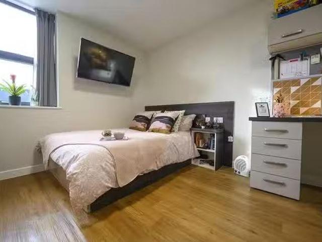 Deal! 1 Room Chronicle House Classic Studio Single Bed