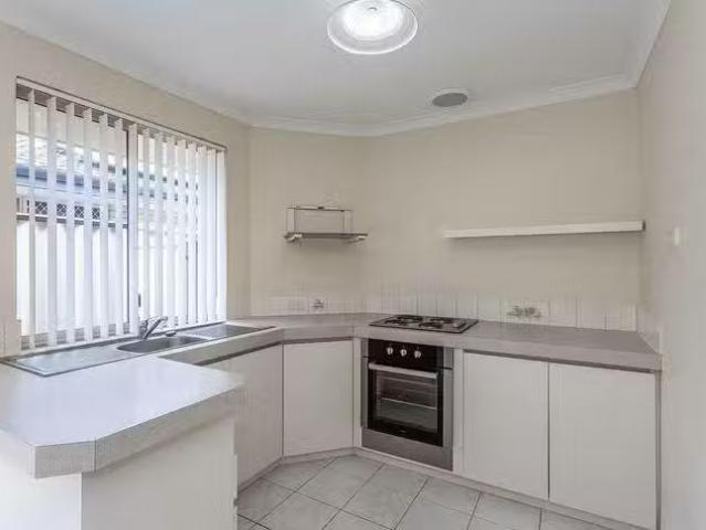 For Rent! 2/42 Kinross Drive, Kinross, WA 6028