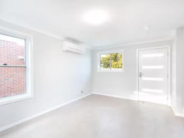 Just in! 2/47 Smith Road, Elermore Vale, NSW 2287