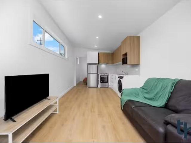 For Rent! 2/47a Brown Street, Redhead Apartment for rent List.
