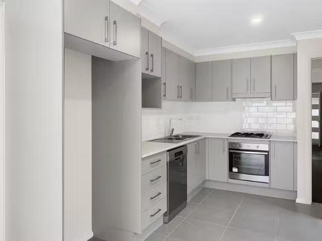 Charming 2/46 Chalker Street, Thirlmere Apartment for rent Li.