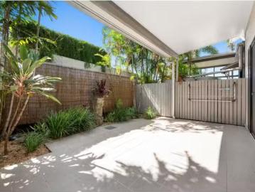 Deal! 2/46 Jenolan Avenue, HAWTHORNE Townhouse for rent Liste.
