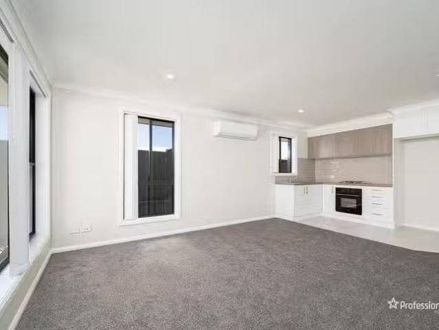 Cozy 2/46 Spearmount Drive, Armidale, NSW 2350