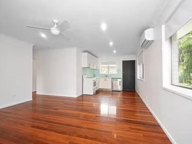 For Rent! 2/4 Malvern Road, Albany Creek, QLD 4035