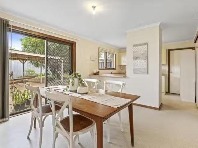 Cheap 24 Marriott Avenue, Para Vista, SA 5093