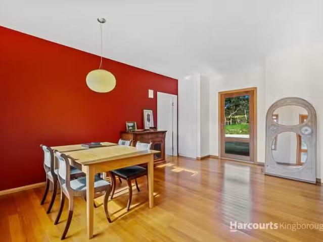 Unique 24 Cliff View Drive, ALLENS RIVULET, TAS 7150 House f.