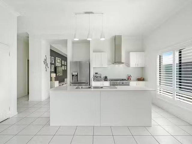 Nice 24 Hyde Avenue, Springfield Lakes, QLD 4300