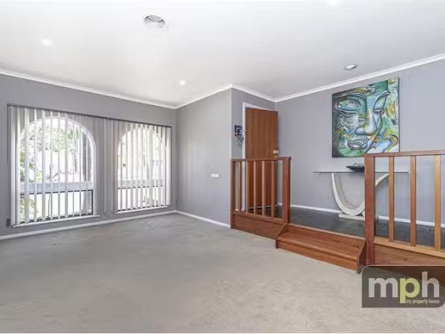 Just in! 24 Hele Crescent, Trott Park House for rent Listed b.