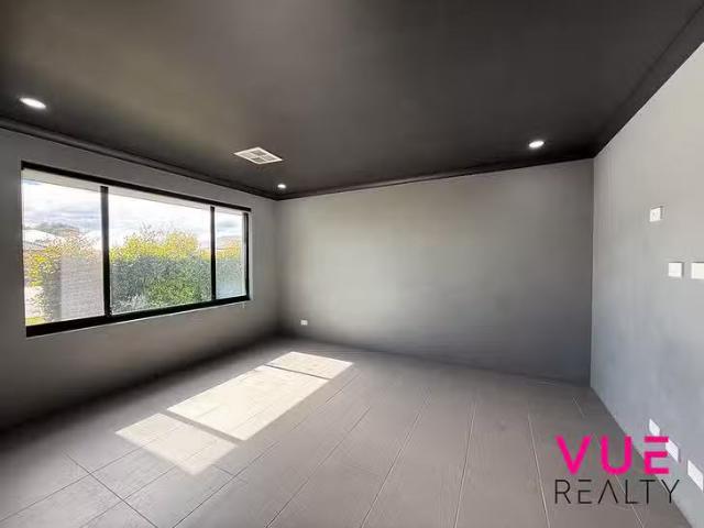 Deal! 24 Kardan Drive, Yanchep, WA 6035