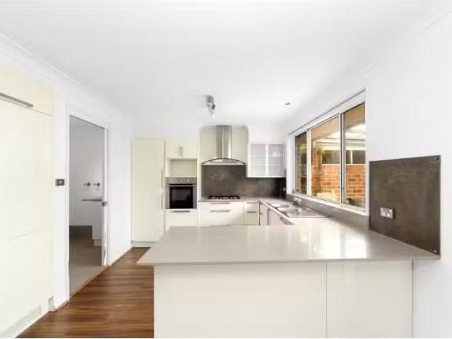 Unique 2/4 Koolang Road, GREEN POINT Apartment for rent Liste.