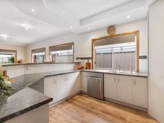 Nice 24 Leader Avenue, Kilburn, SA 5084