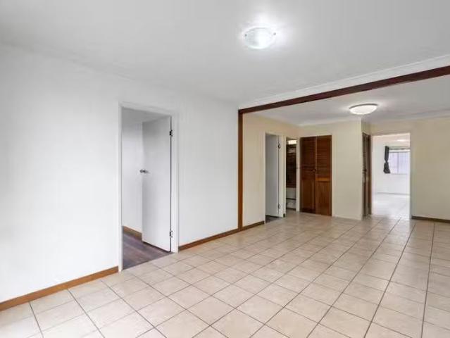 For Rent! 24 Patricia Avenue, WOODRIDGE, QLD 4114 House for.