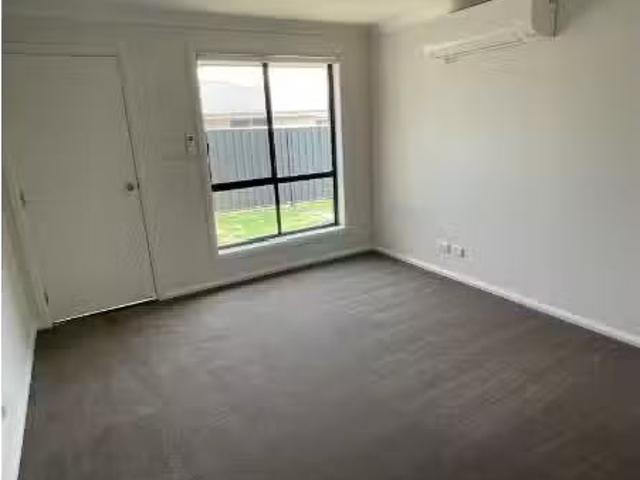 Just in! 2/4 Rodgers Road, WEST TAMWORTH House for rent Liste.