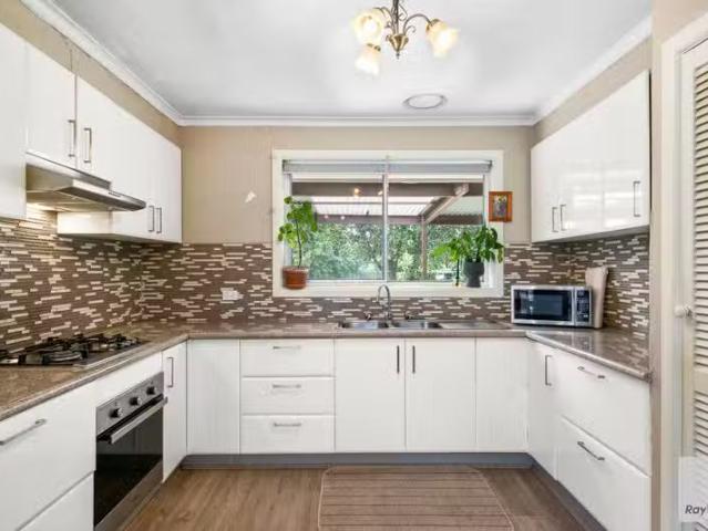 For Rent! 24 Summers Street, Deer Park VIC 3023