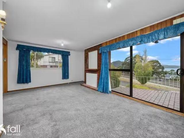 Deal! 24 Teering Road, Berriedale, TAS 7011