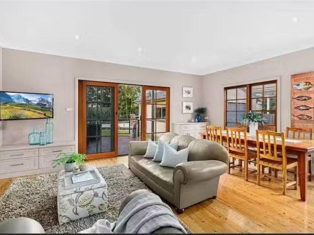 Cheap 24 William Street, Towradgi, NSW 2518