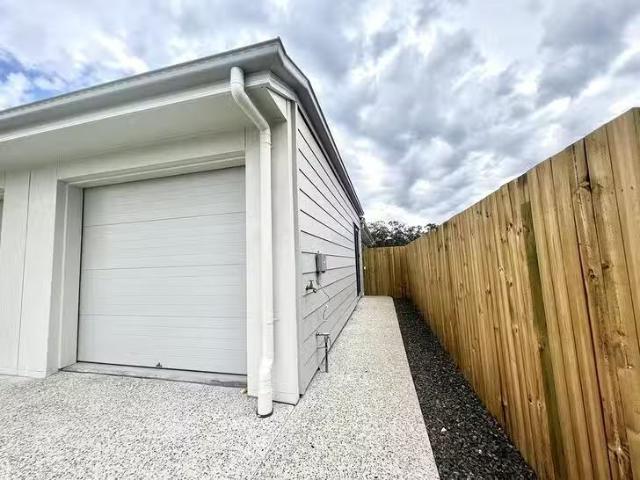 Nice 2/50 Elijah Crescent, Redbank, QLD 4301