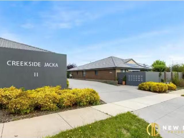 Just in! 25/11 Starcevich Crescent, JACKA Townhouse for rent.