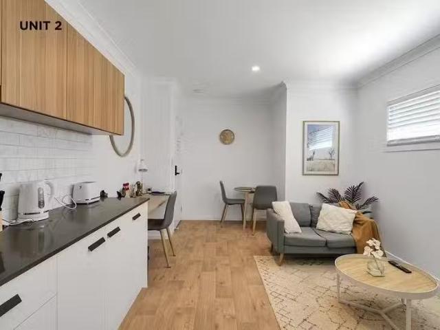 Just in! 2/52 Paramount Terrace, Seven Hills, QLD 4170