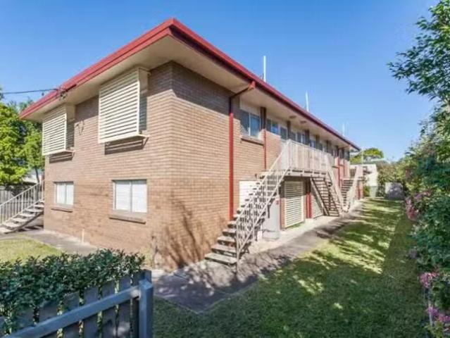 Cozy 2/552 Sherwood Road, Sherwood, QLD 4075