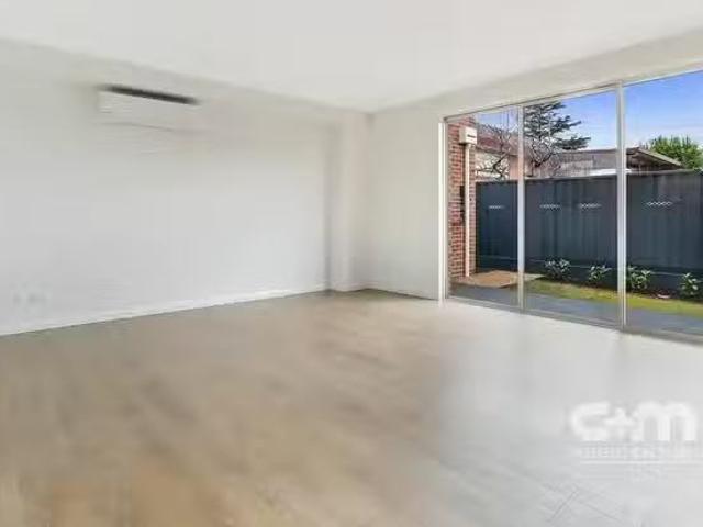 For Rent! 2/56 Valencia Street, Glenroy, VIC 3046