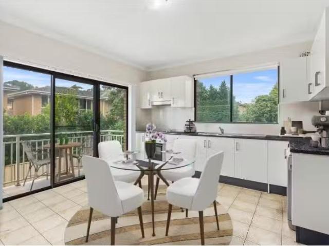Nice 2/5 Allan Street, Wollongong Apartment for rent Listed b.