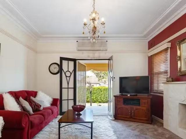 Cozy 25 Birdwood Street, New Lambton House for rent Listed by.