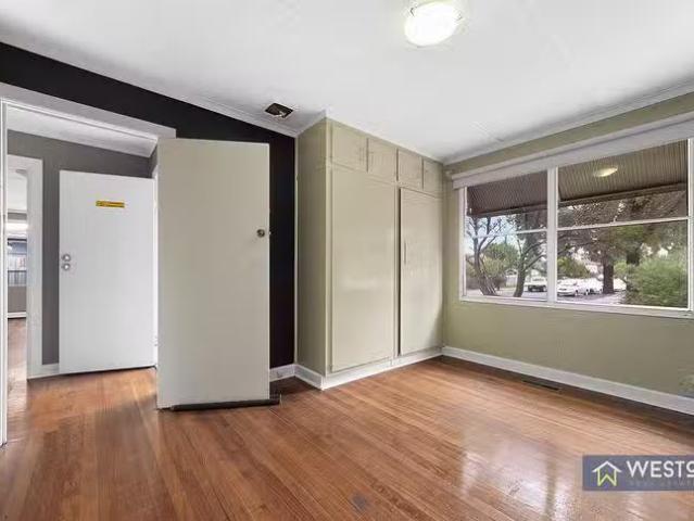 Cheap 25 Eades Street, Laverton, VIC 3028