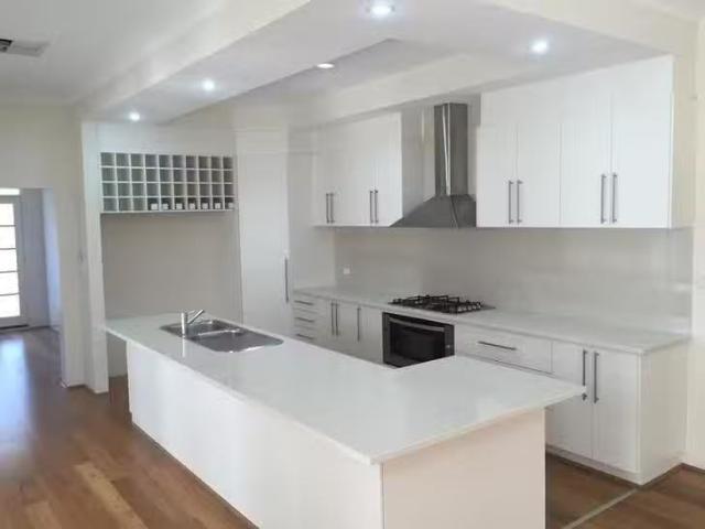 Cozy 25 Houghton Street, Canning Vale, WA 6155