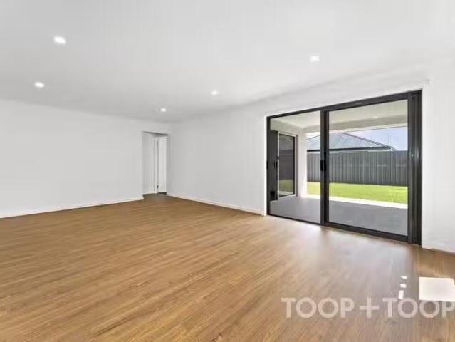 Just in! 25 Knight Court, Munno Para Downs, SA 5115