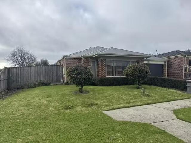 Unique 25 Poplar Close, Trafalgar, VIC 3824