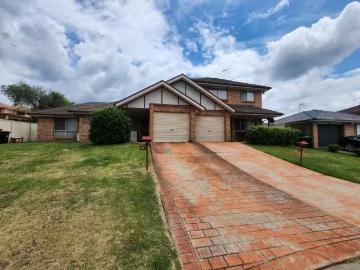 Nice 25A Coco Drive, GLENMORE PARK Townhouse for rent Listed.