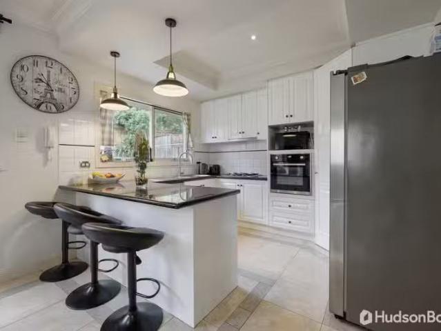 Unique 2/63 Anderson Street, Templestowe VIC 3106