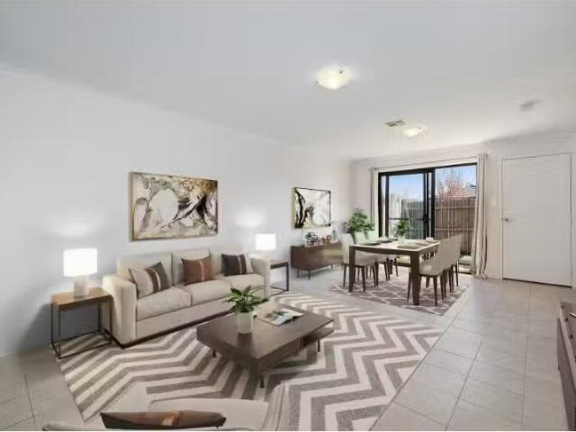 Deal! 26/11 Starcevich Crescent, Jacka Townhouse for rent Lis.