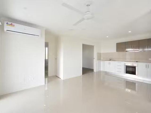 Deal! 2/61 Adelaide Circuit, Baringa, QLD 4551