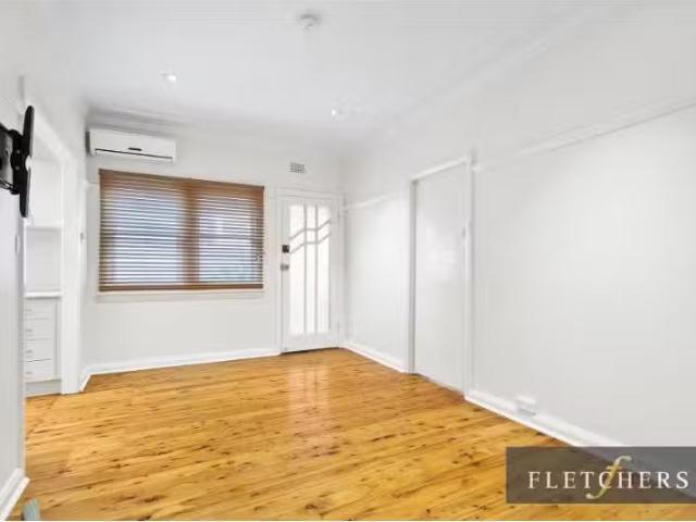 Cozy 2/61 Gladstone Avenue, WOLLONGONG Apartment for rent Lis.