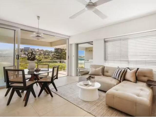 Nice 2/67 Evans Street, Freshwater Apartment for rent Listed.
