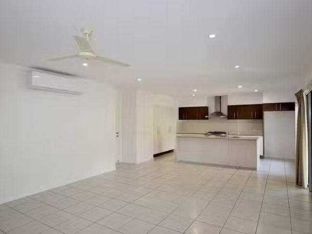 Charming 26 Orchard Drive, Kirkwood, QLD 4680