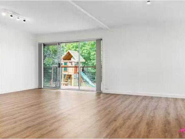 Cozy 26 Betham Place, Kirrawee House for rent Listed by Chris.