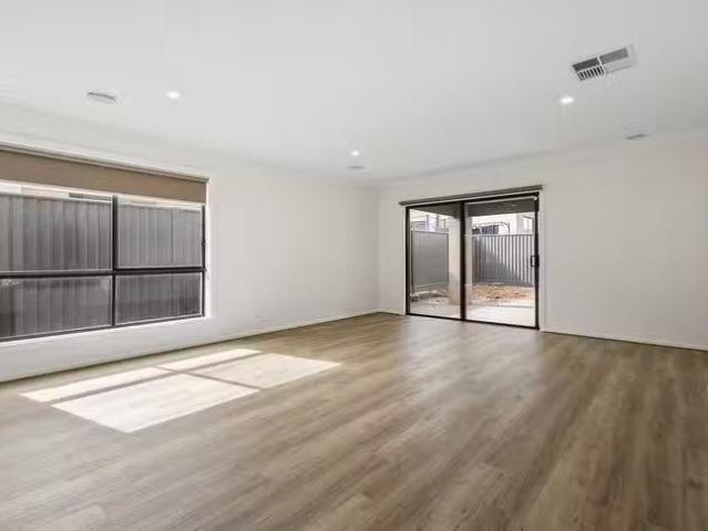 Rental! 26 Birdwood Drive, St Leonards, VIC 3223