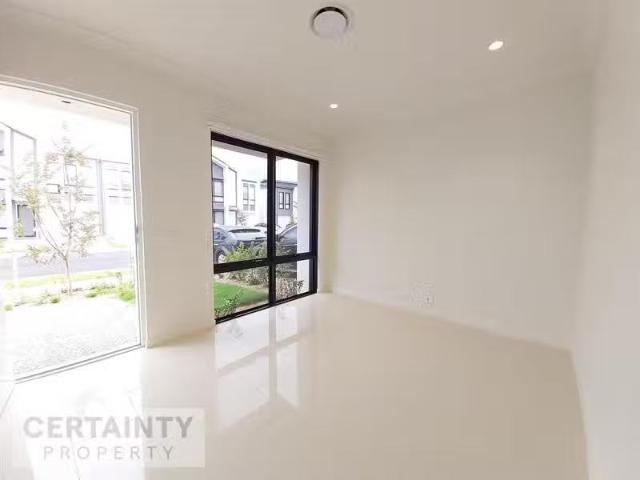 For Rent! 26 Clover St, Mount Annan Townhouse for rent Listed.