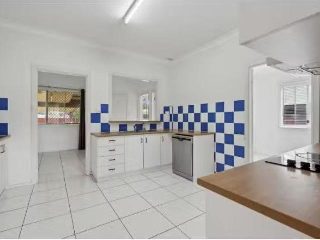 Deal! 26 Coramba Street, GLENREAGH House for rent Listed by N.