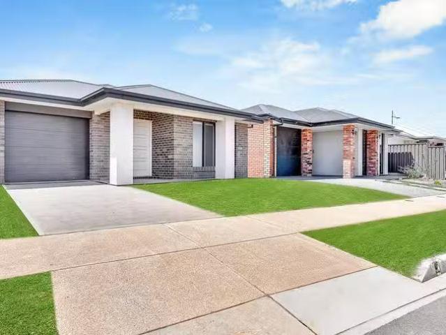 Deal! 26 Corkwood Circuit, Andrews Farm, SA 5114